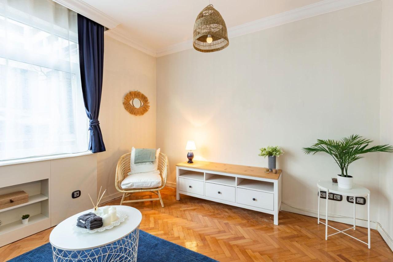 Flat With Excellent Location In Tesvikiye, Sisli Apartment Istanbul Exterior photo